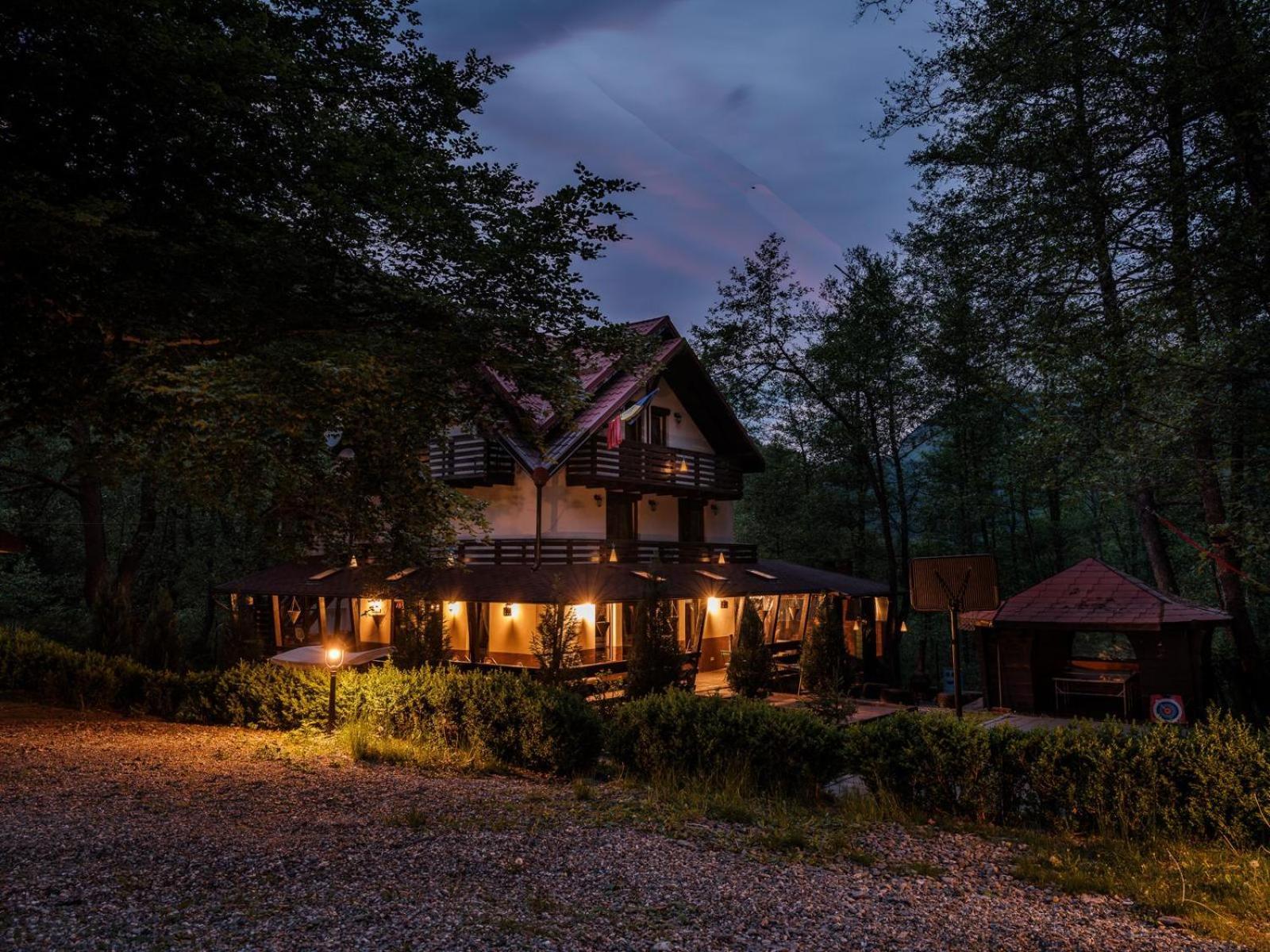 Casuta Din Padure Malaia Hotel Exterior foto